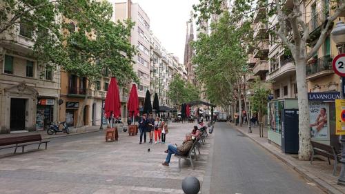 DSC 2550 copy 3060x1721